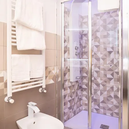 Living Guest house 3*